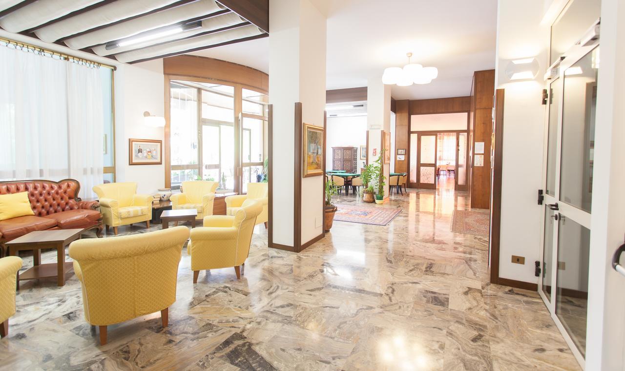Hotel Quisisana Tabiano Terme Exterior photo